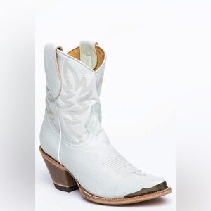 Idyllwind white cowboy boots